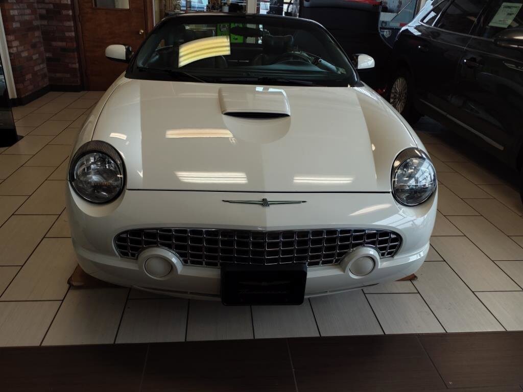 2002 Ford Thunderbird Deluxe photo 2