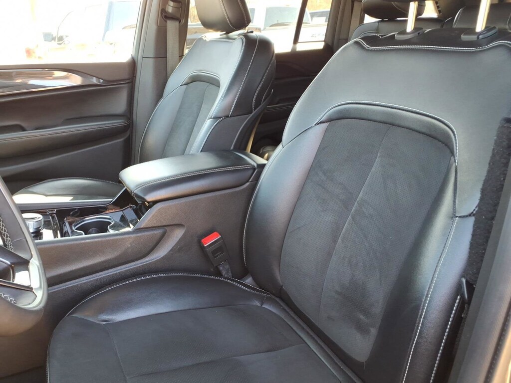 Used 2023 Jeep Grand Cherokee Altitude Altitude 4x4