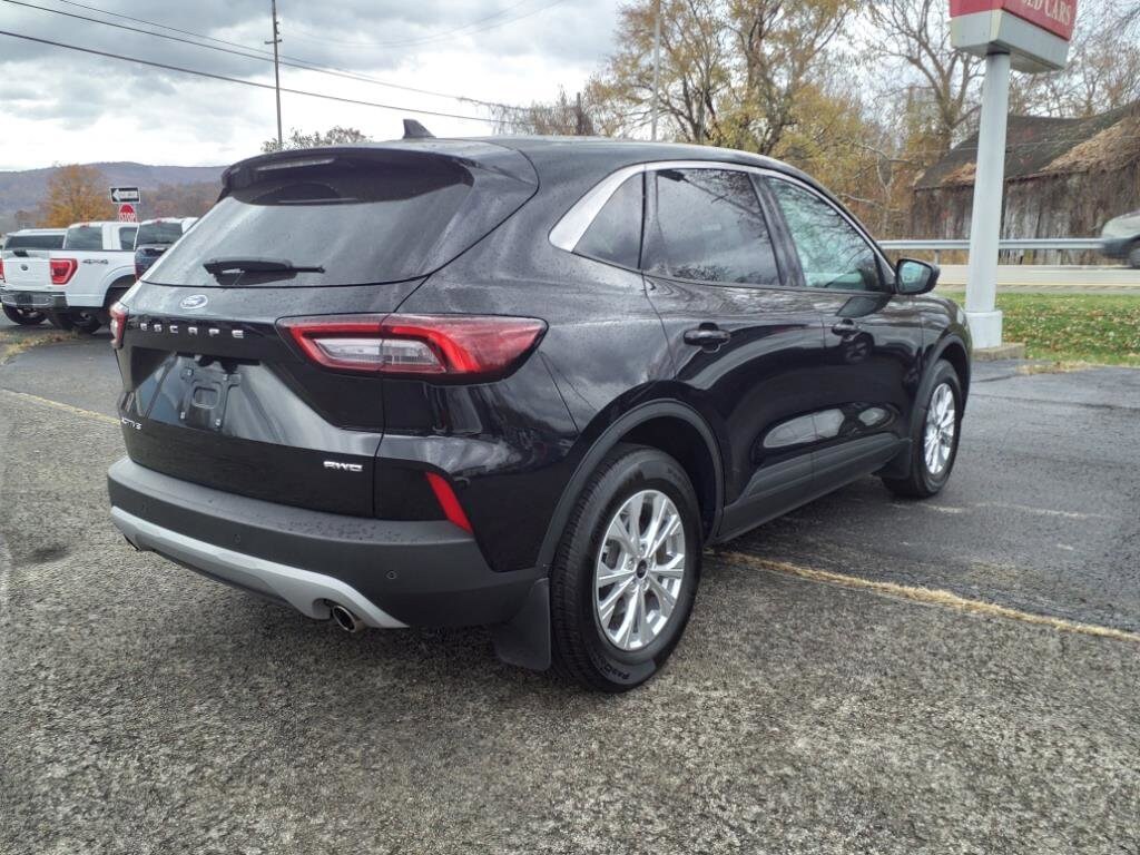 2023 Ford Escape Active photo 2