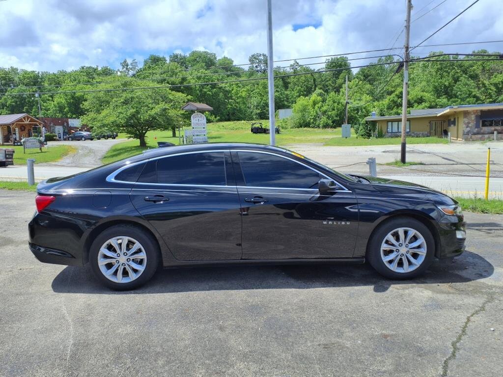 2023 Chevrolet Malibu 1LT photo 2