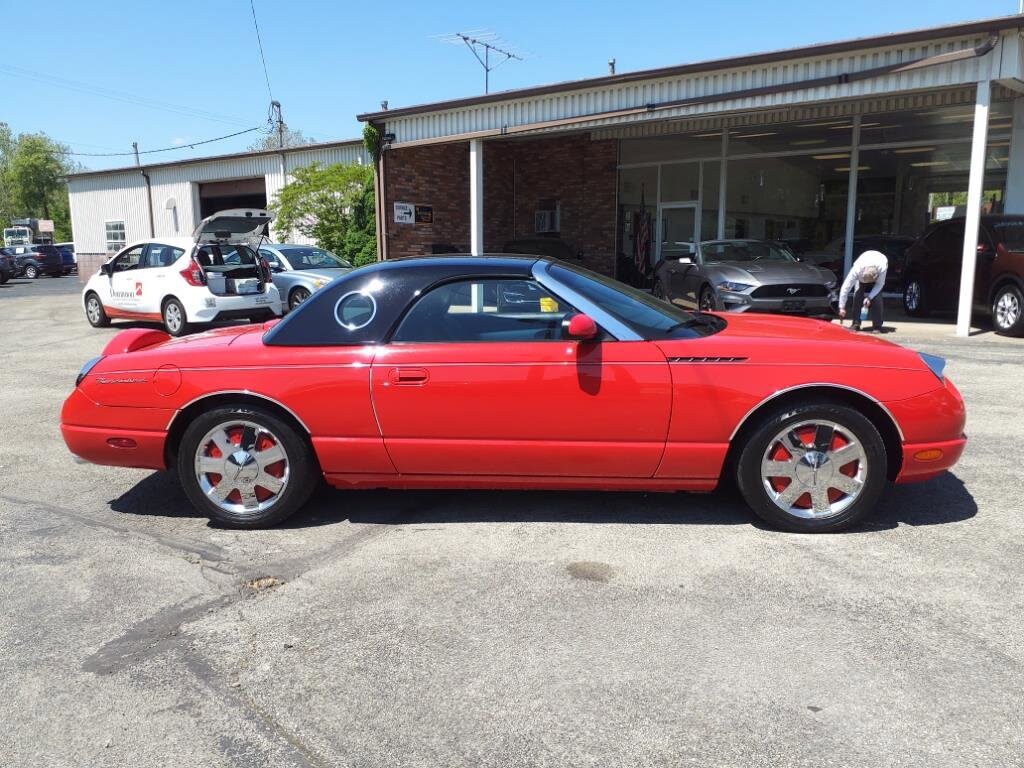 2002 Ford Thunderbird Deluxe photo 2