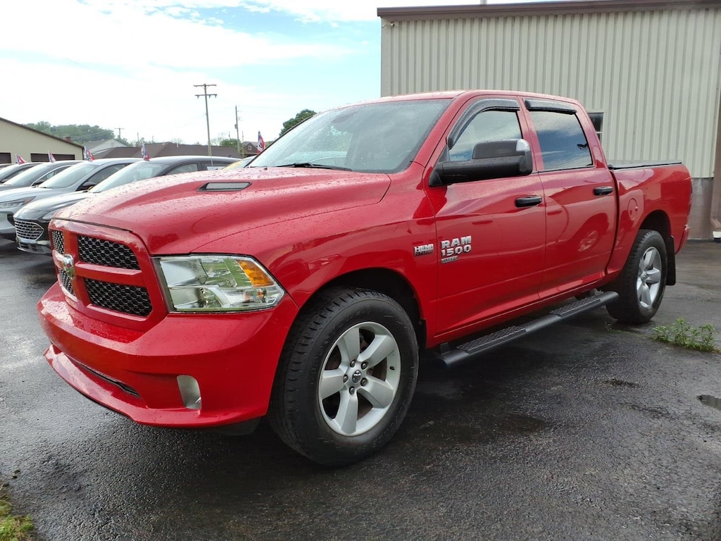 Used 2022 Ram 1500 Classic Express Express 4x4 Crew Cab 57 Box