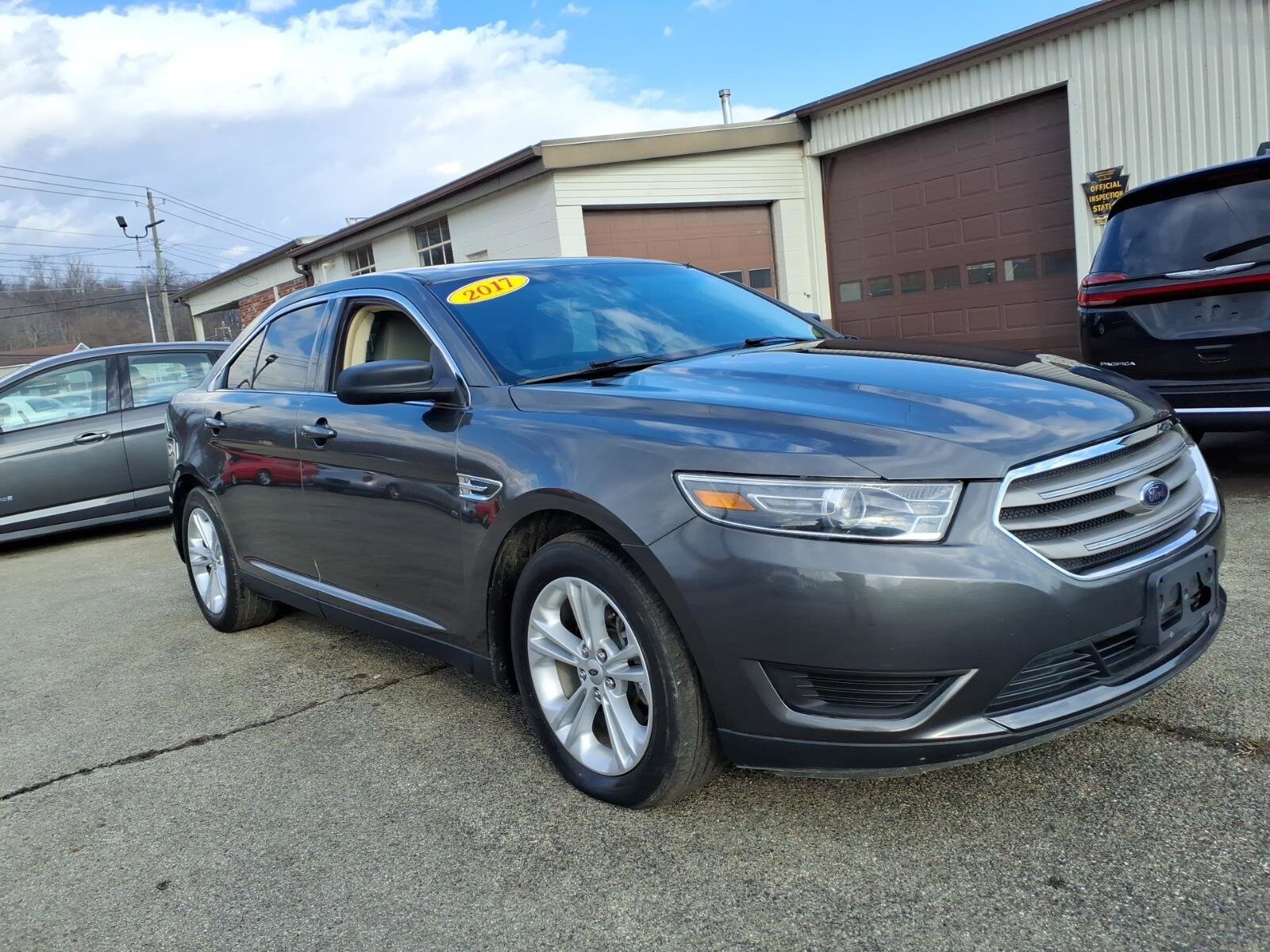 2017 Ford Taurus SE