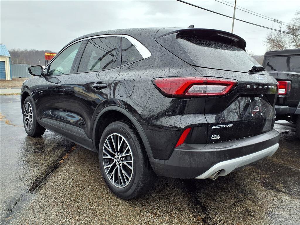 2023 Ford Escape Active Hybrid photo 3