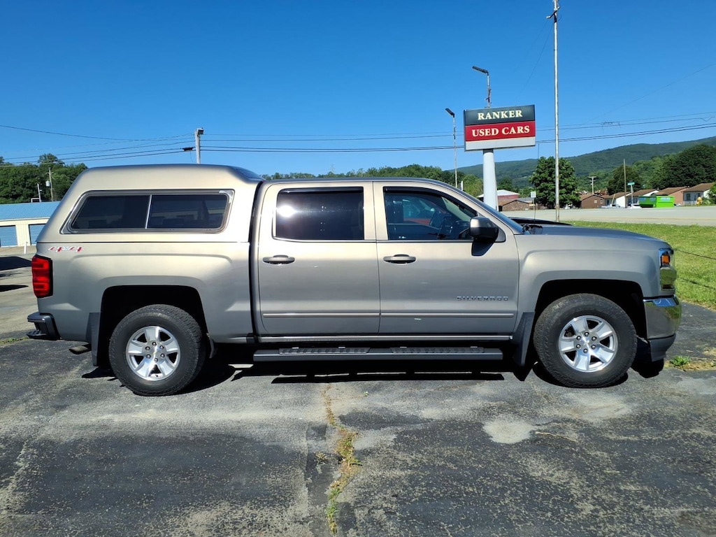 Used 2017 Chevrolet Silverado 1500 LT 4WD Crew Cab 143.5 LT w/1LT