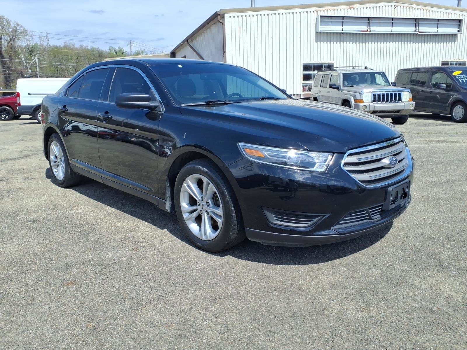 2018 Ford Taurus SE FWD's photo