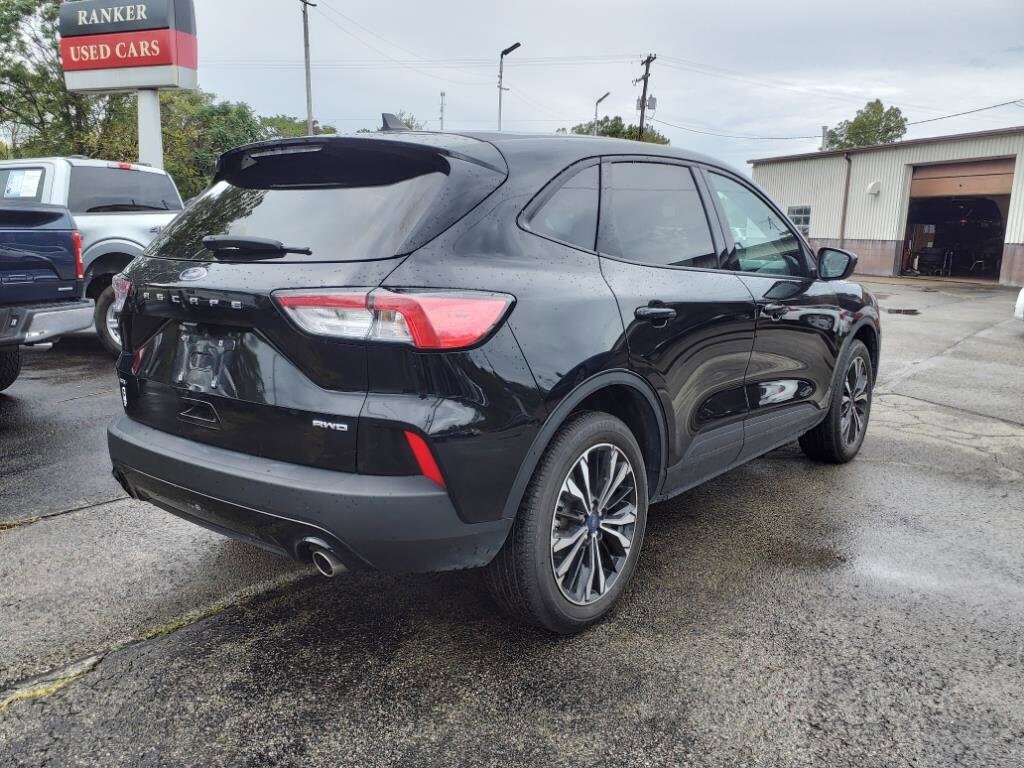2022 Ford Escape SE photo 3