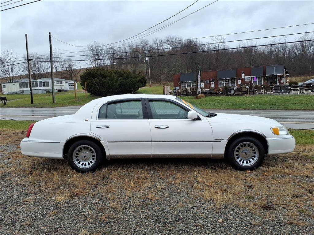 Used 2001 Lincoln Town Car Cartier Sedan