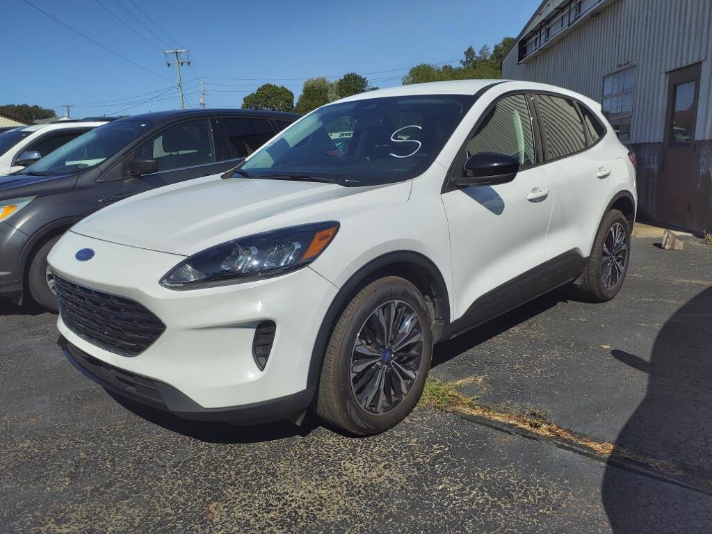 2022 Ford Escape SE photo 3