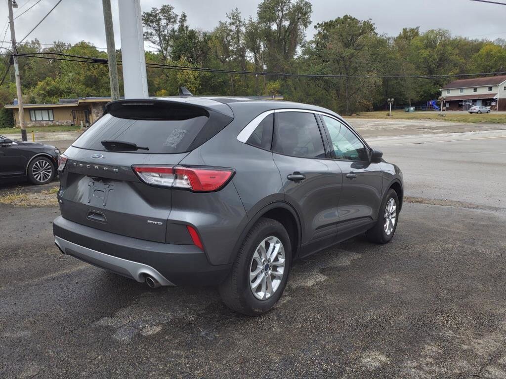 2022 Ford Escape SE photo 3