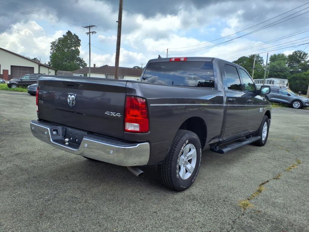 2022 Ram 1500 Classic SLT photo 3