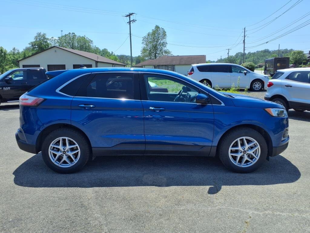 2024 Ford Edge SEL photo 2
