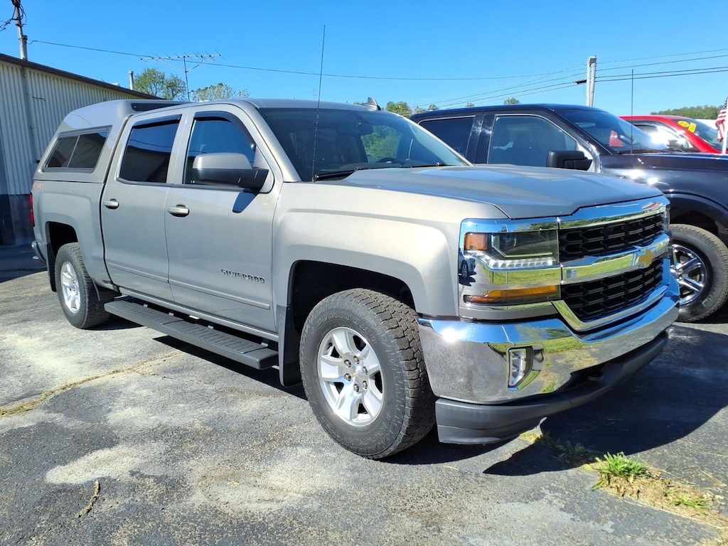 Used 2017 Chevrolet Silverado 1500 LT 4WD Crew Cab 143.5 LT w/1LT