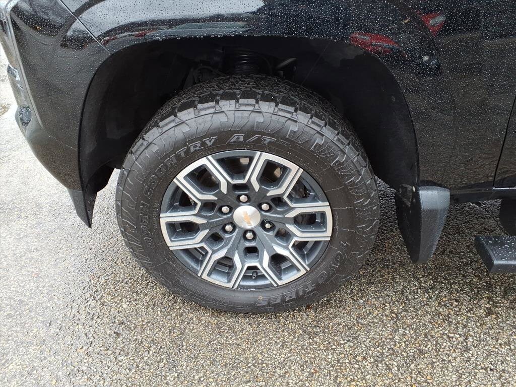 Used 2024 Chevrolet Colorado 4WD LT 4WD Crew Cab LT