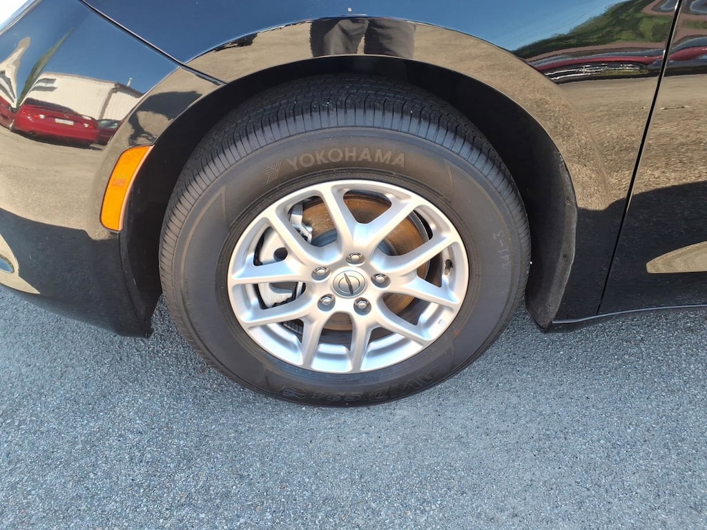 Used 2024 Chrysler Voyager LX LX FWD