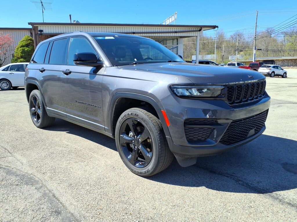 Used 2023 Jeep Grand Cherokee Altitude Altitude 4x4