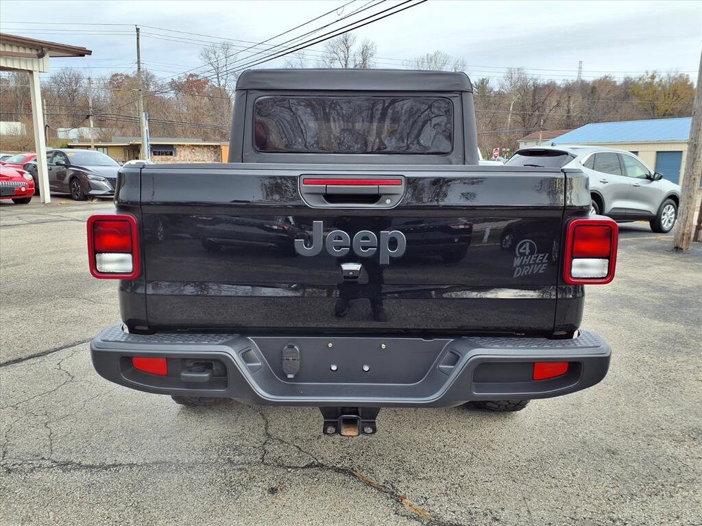 2023 Jeep Gladiator Sport photo 4