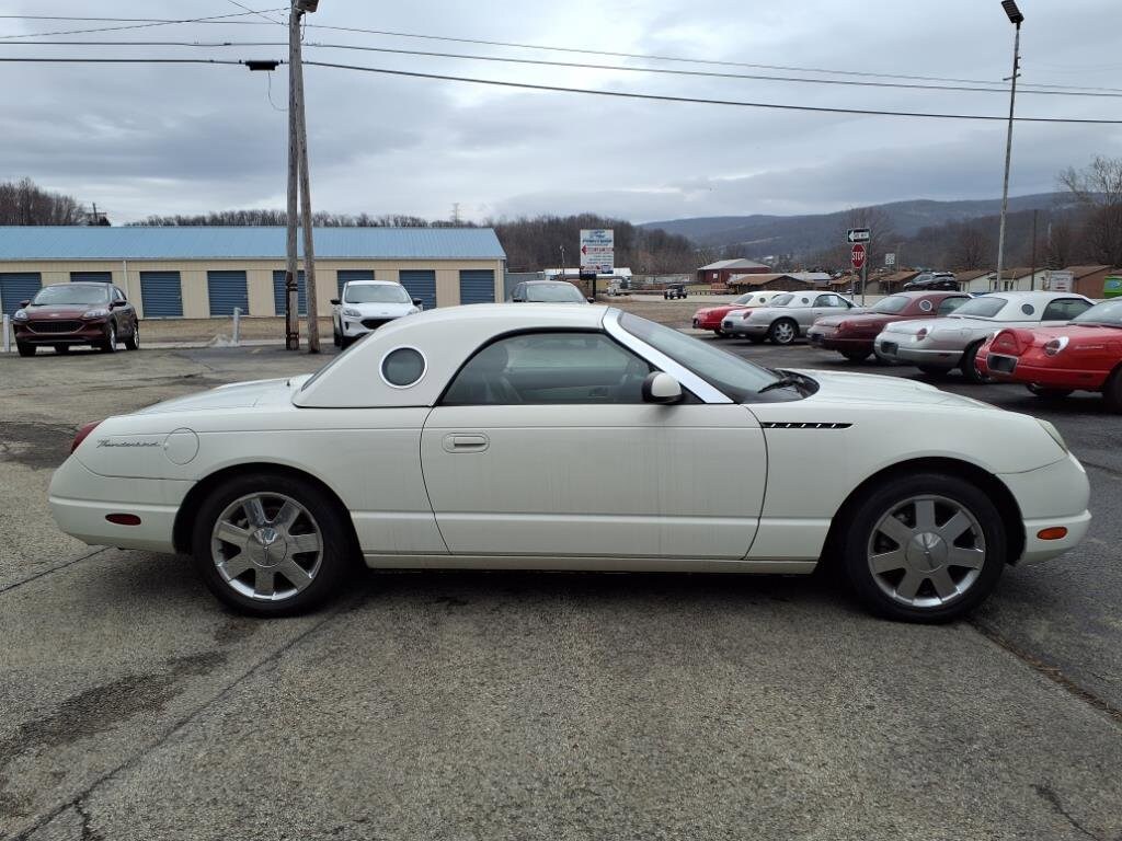 2002 Ford Thunderbird Deluxe photo 2