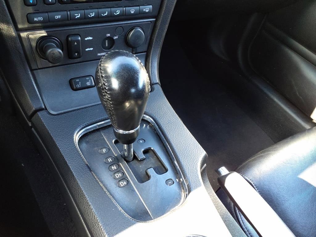 2004 Ford Thunderbird Deluxe - Photo 12
