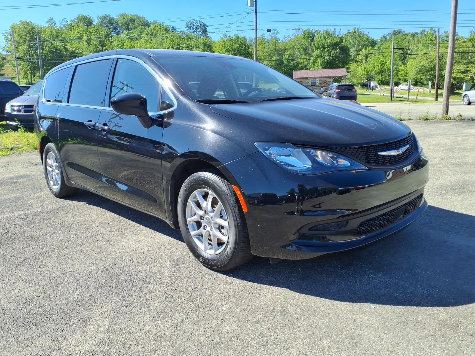 2024 Chrysler Voyager LX's photo