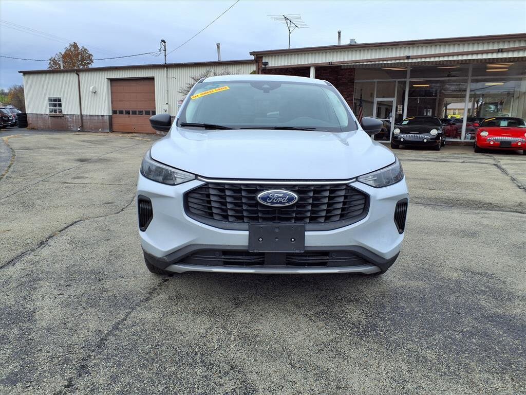2025 Ford Escape Active photo 2