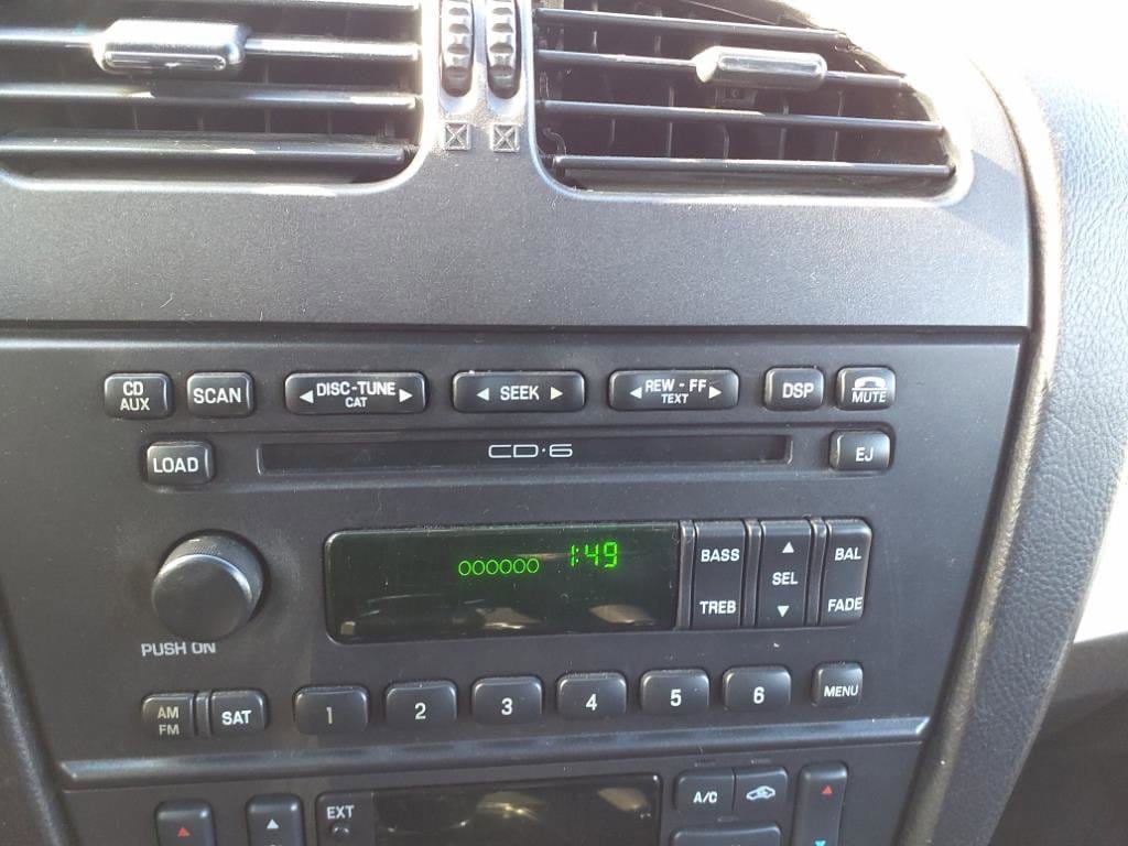 2004 Ford Thunderbird Deluxe - Photo 10