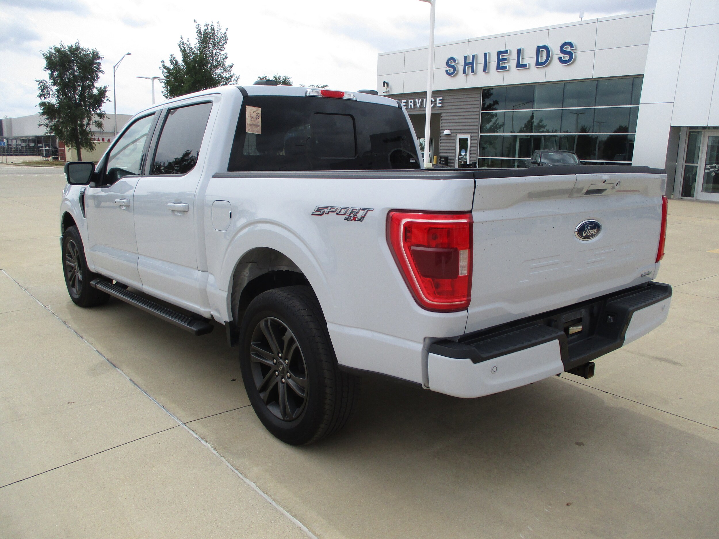 2022 Ford F-150 XLT photo 2