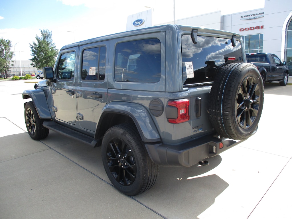 Used 2025 Jeep Wrangler 4xe Sahara SUV