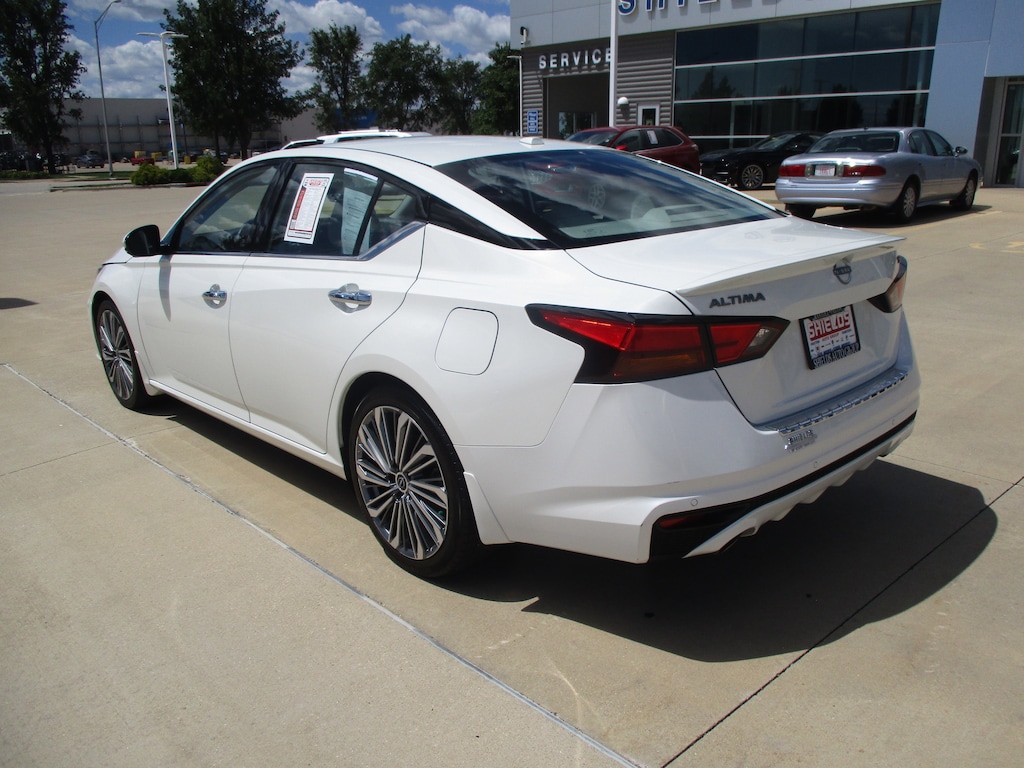 Used 2023 Nissan Altima 2.5 SL Sedan