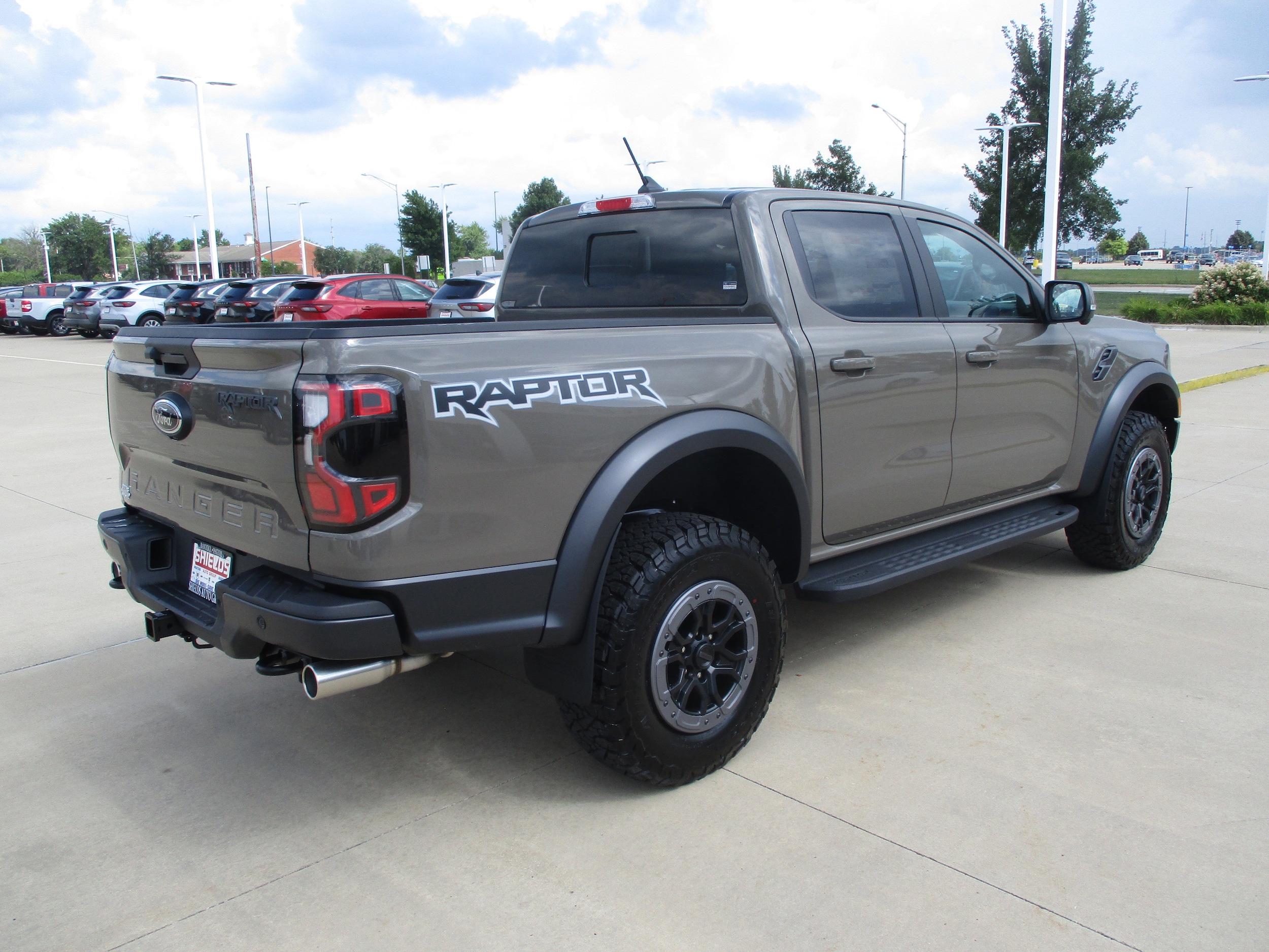 2025 Ford Ranger Raptor - Photo 8