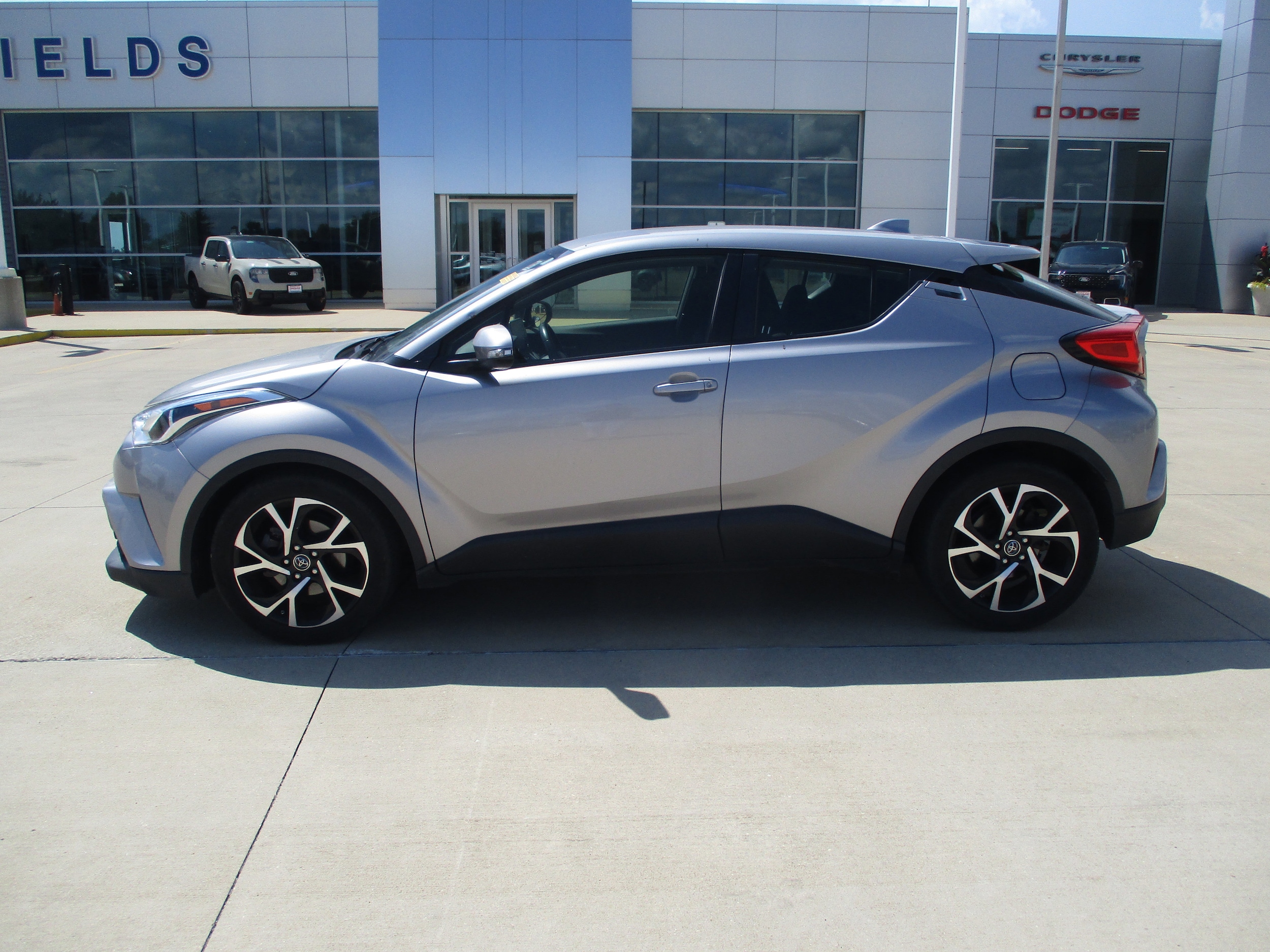 Used 2019 Toyota C-HR XLE with VIN JTNKHMBXXK1036287 for sale in Rantoul, IL