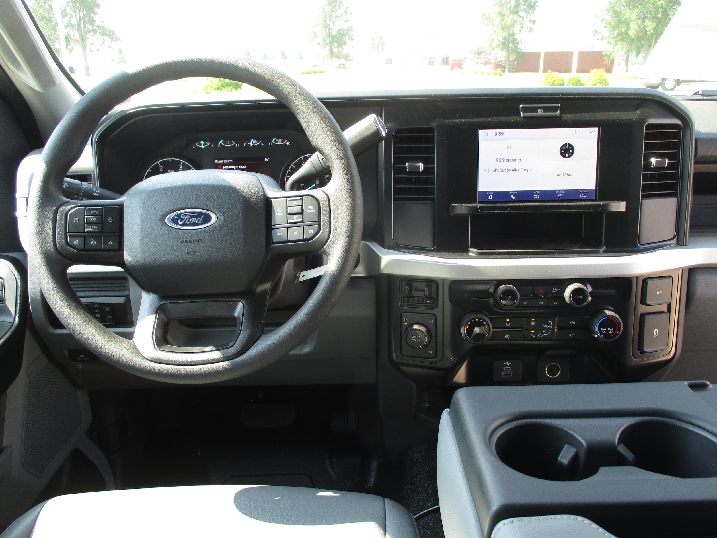 2025 Ford F-350 Super Duty Chassis Cab XL - Photo 16