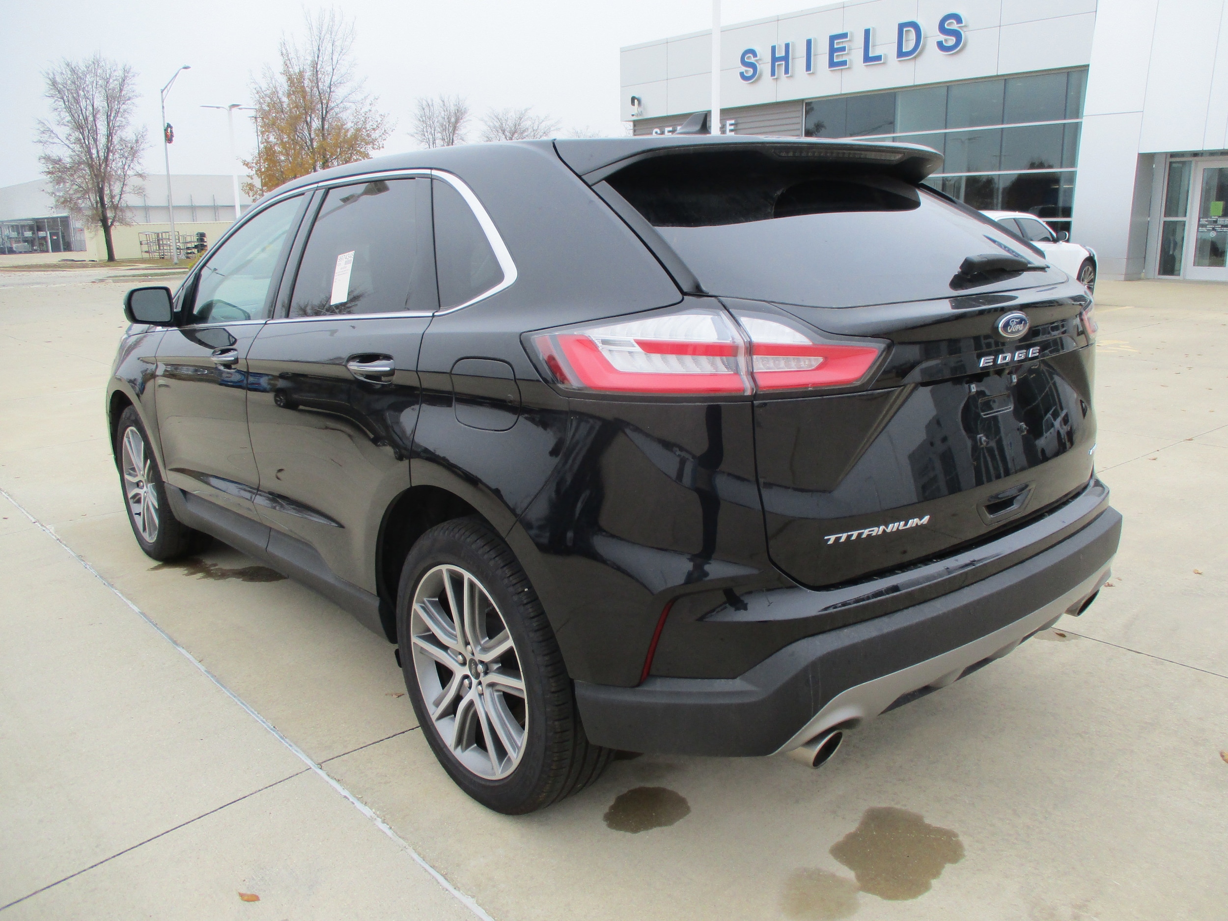 2024 Ford Edge Titanium photo 3