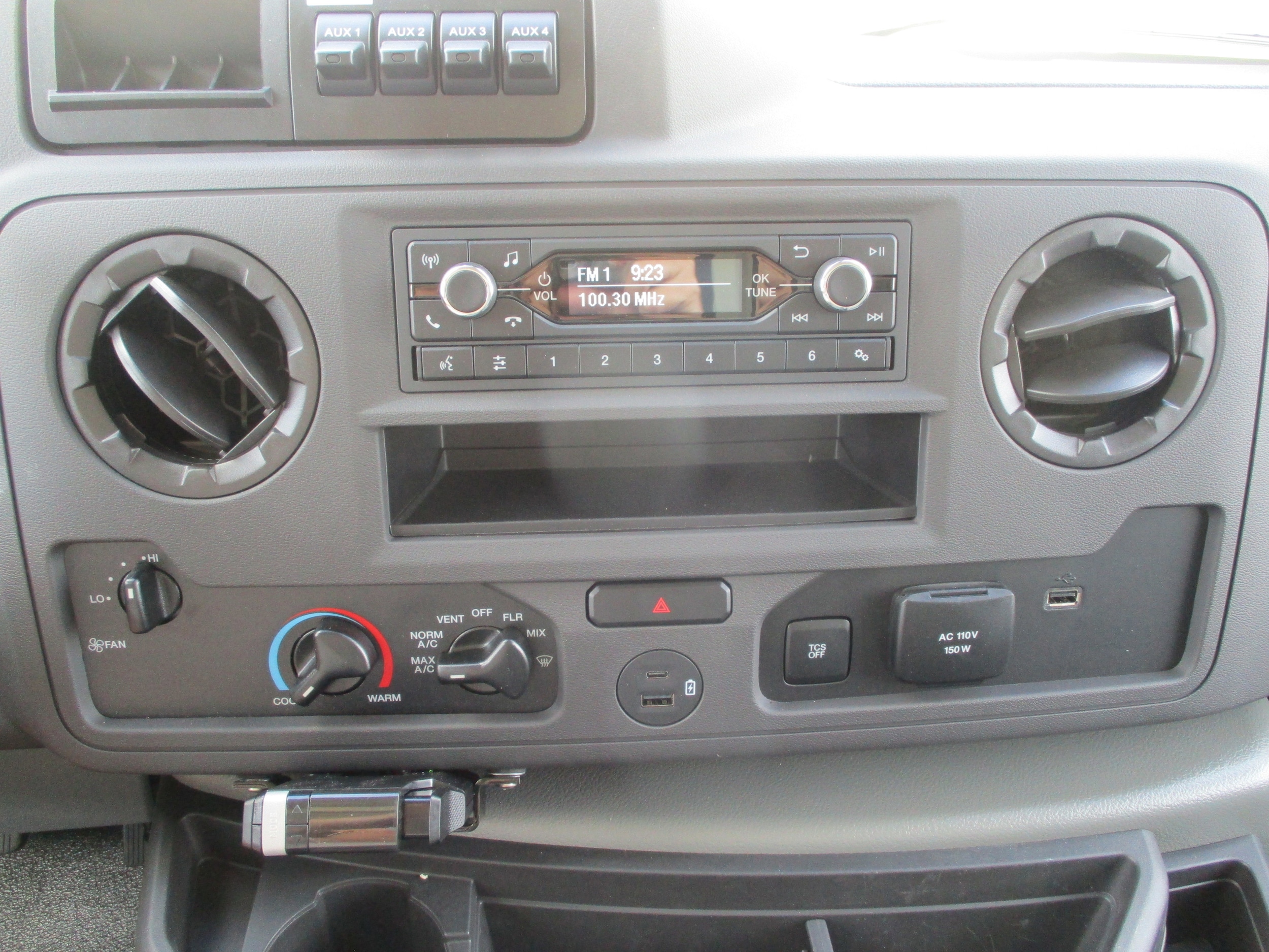 2026 Ford E-Series Cutaway Base - Photo 17