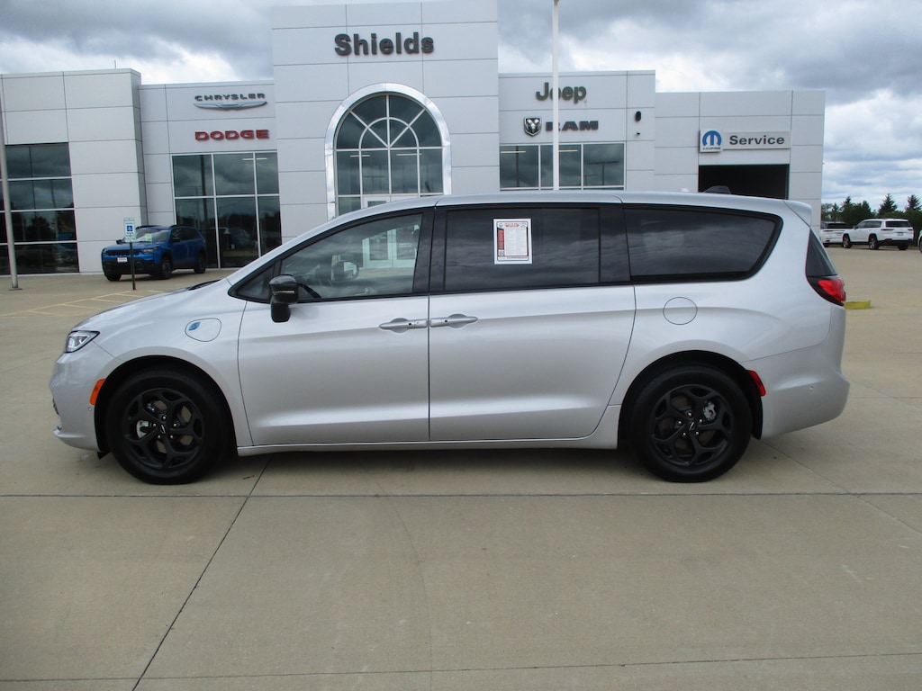 Used 2024 Chrysler Pacifica Plug-In Hybrid Select Van Passenger Van