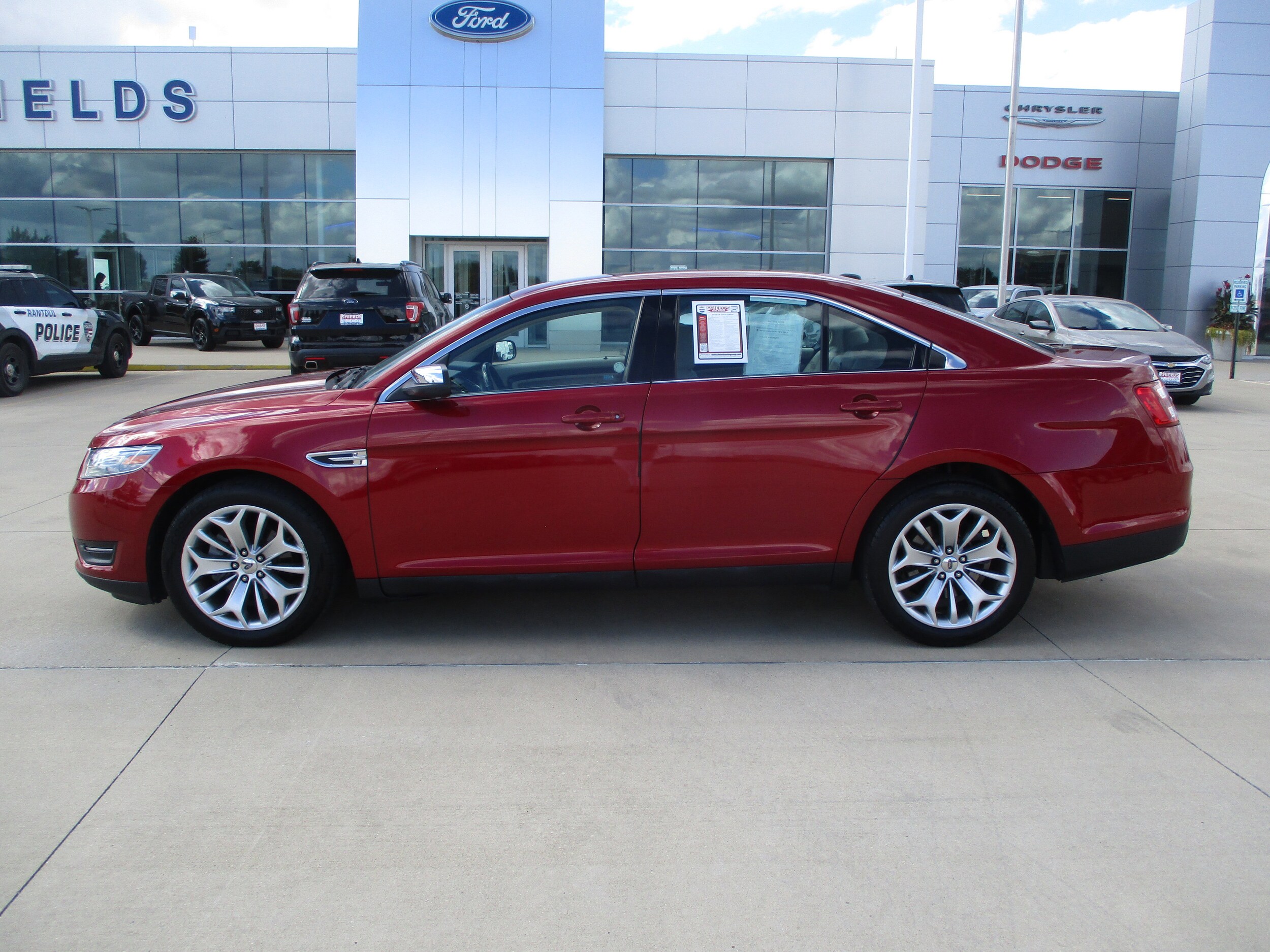2014 Ford Taurus Limited photo 2