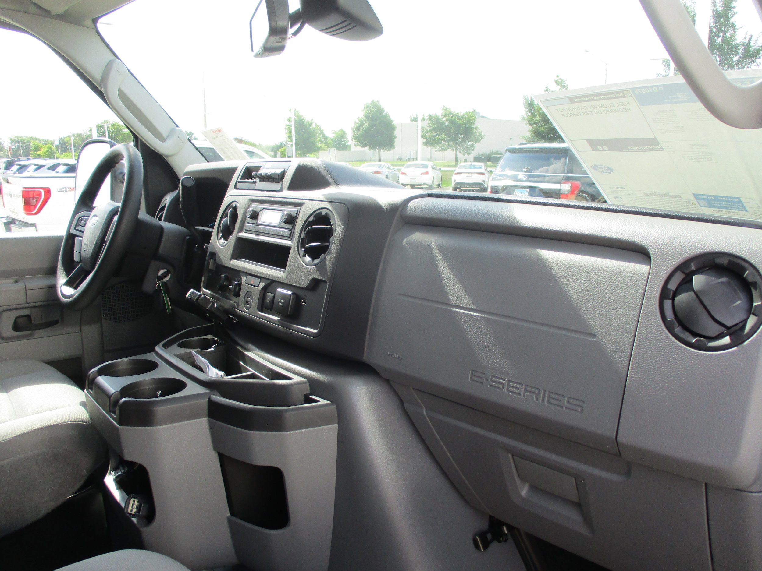 2026 Ford E-Series Cutaway Base - Photo 25