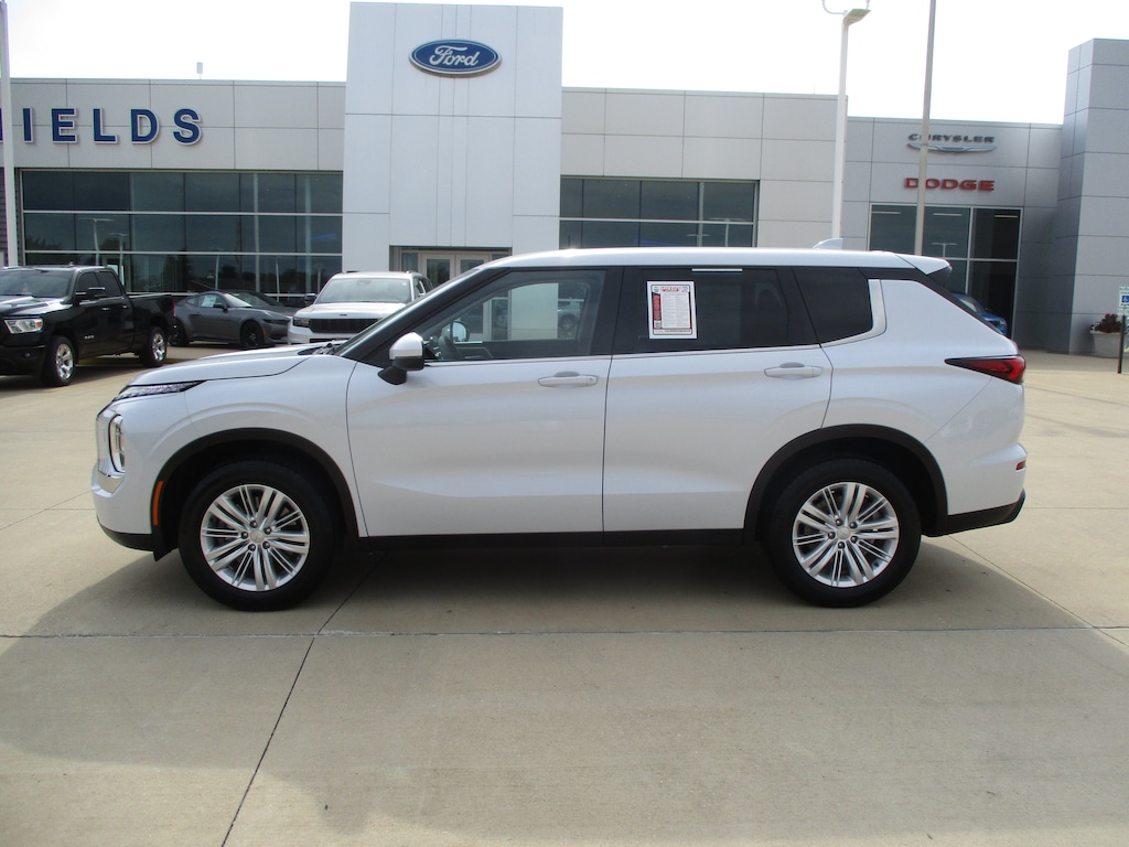 Used 2023 Mitsubishi Outlander ES SUV