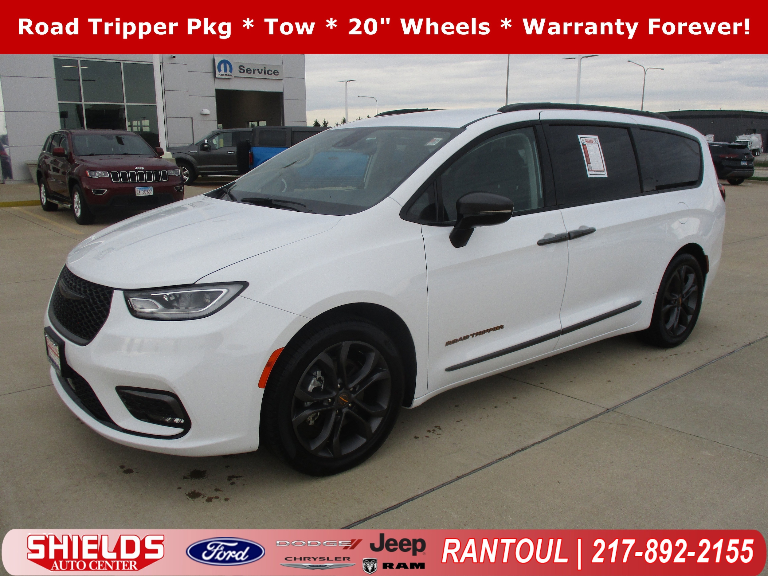2024 Chrysler Pacifica Touring L's photo