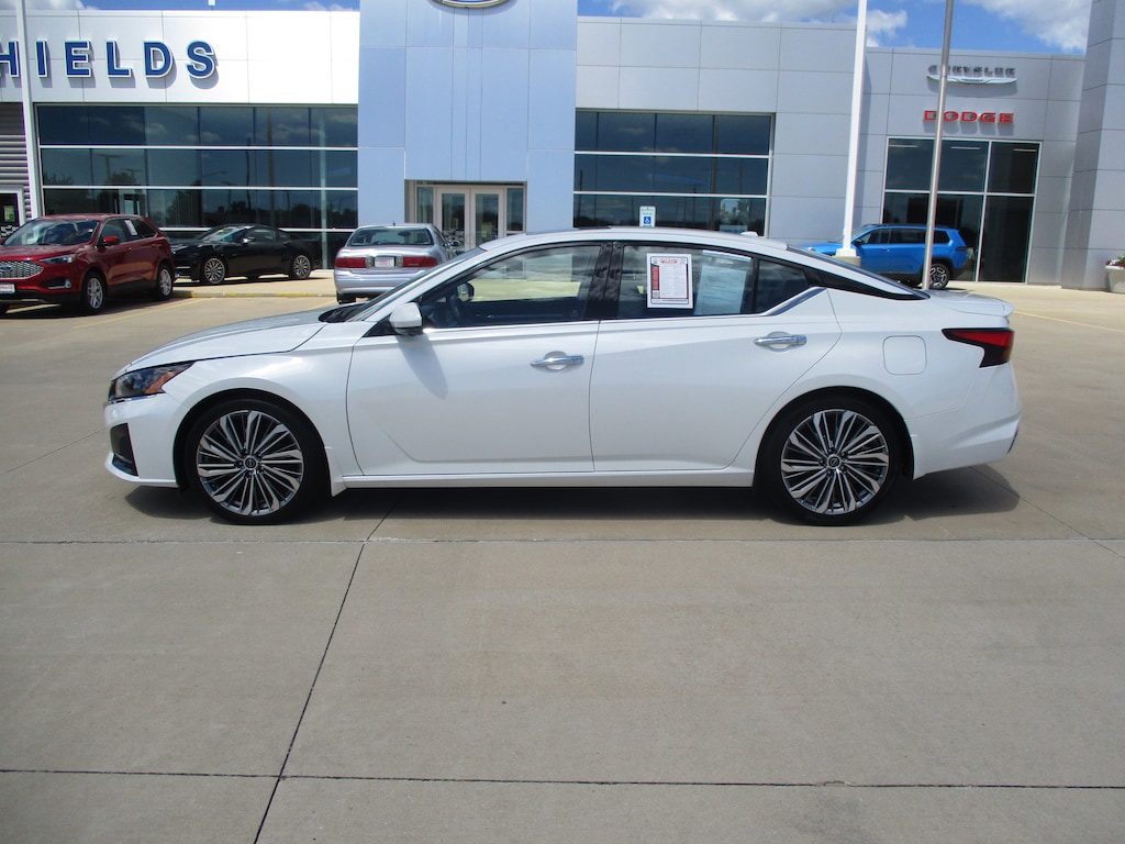 Used 2023 Nissan Altima 2.5 SL Sedan