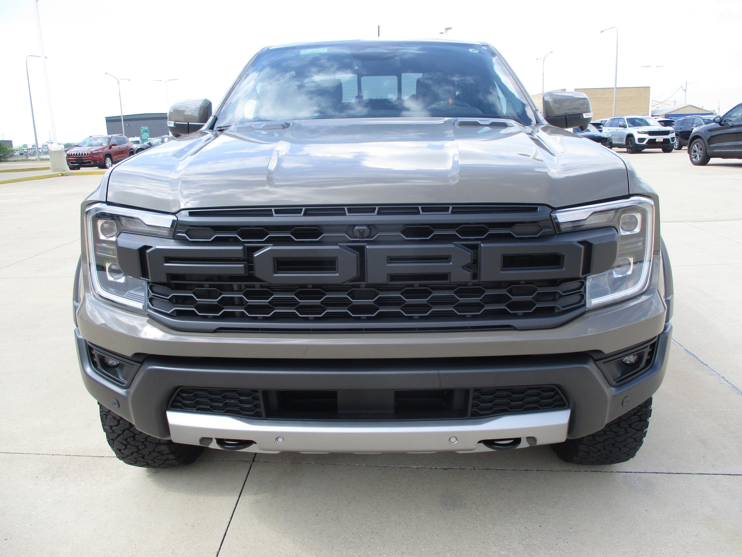 2025 Ford Ranger Raptor - Photo 11