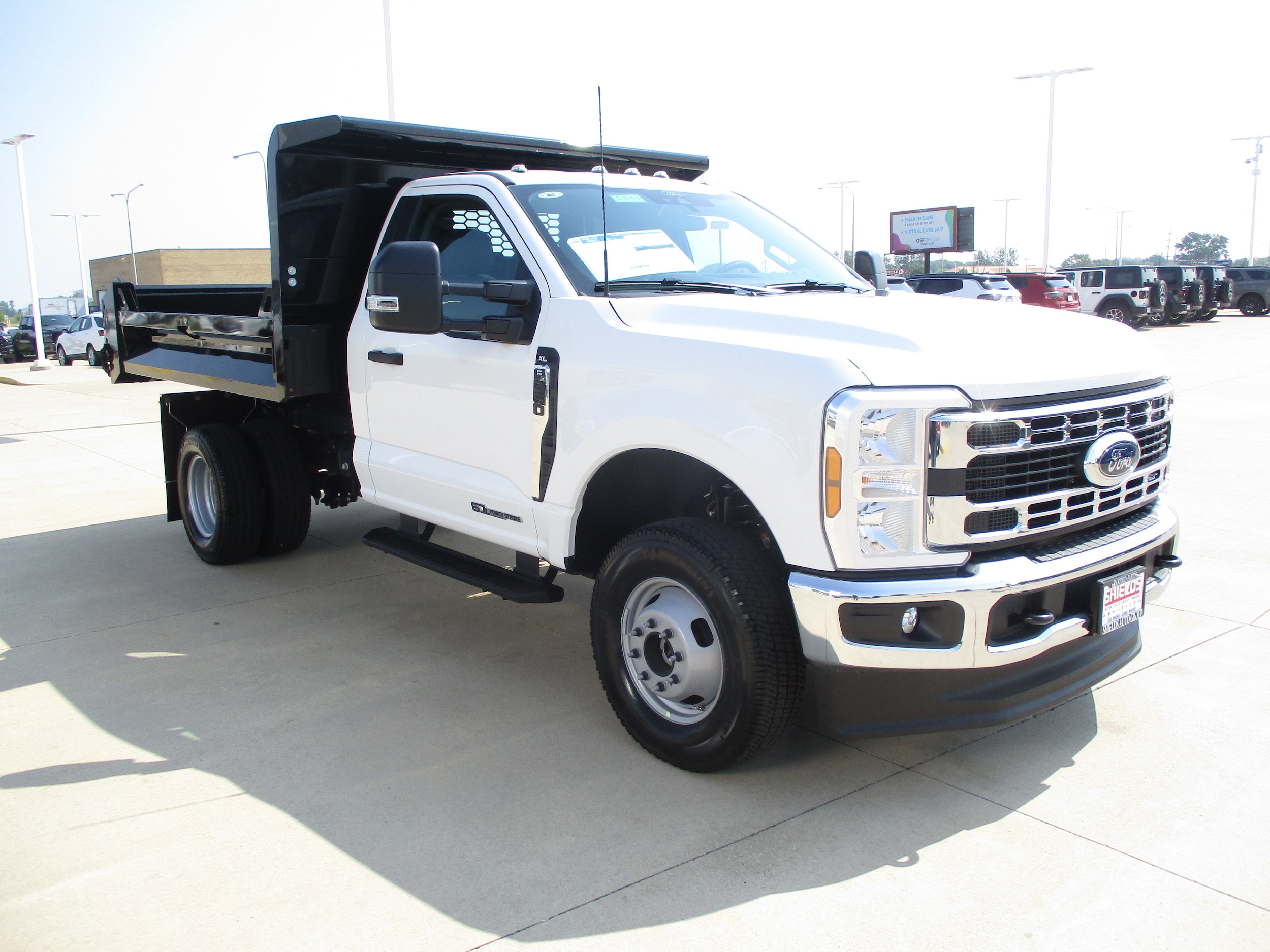 2025 Ford F-350 Super Duty Chassis Cab XL - Photo 9
