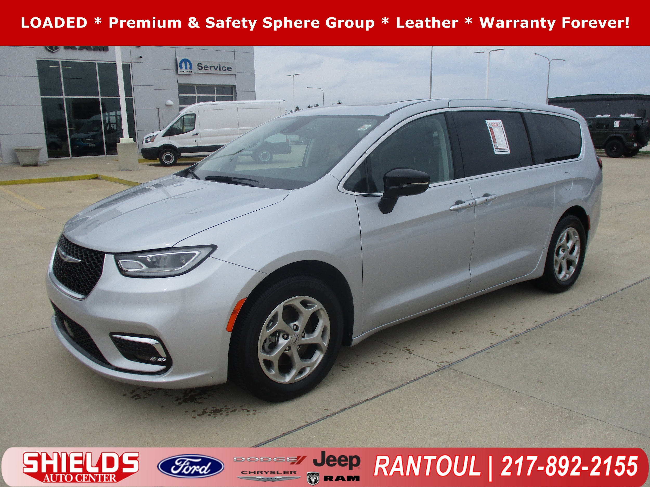 2024 Chrysler Pacifica Limited's photo