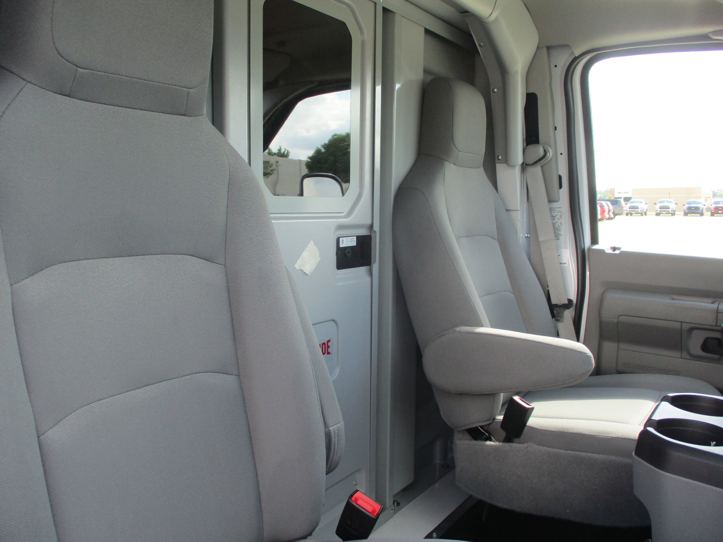 2026 Ford E-Series Cutaway Base - Photo 26