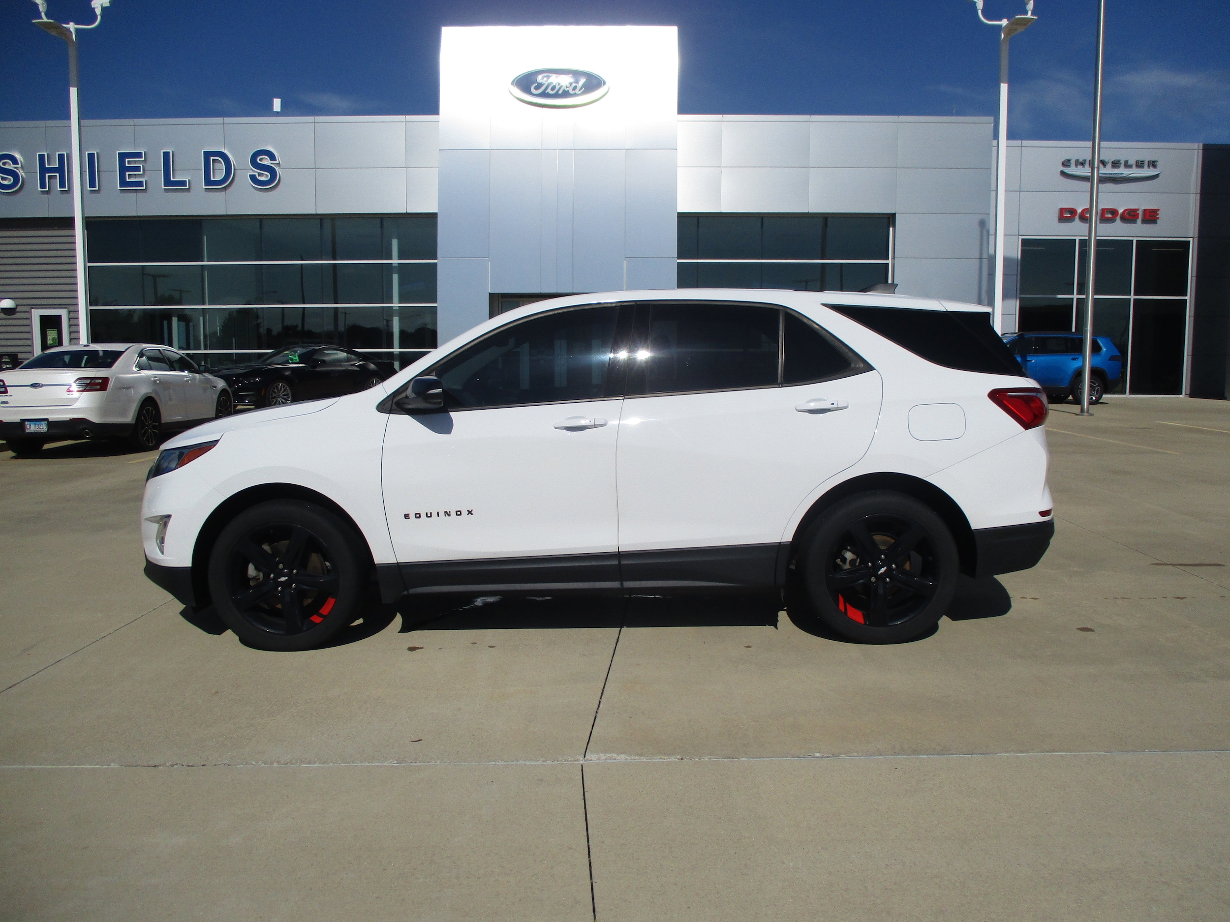 Used 2019 Chevrolet Equinox LT with VIN 2GNAXVEXXK6183203 for sale in Rantoul, IL