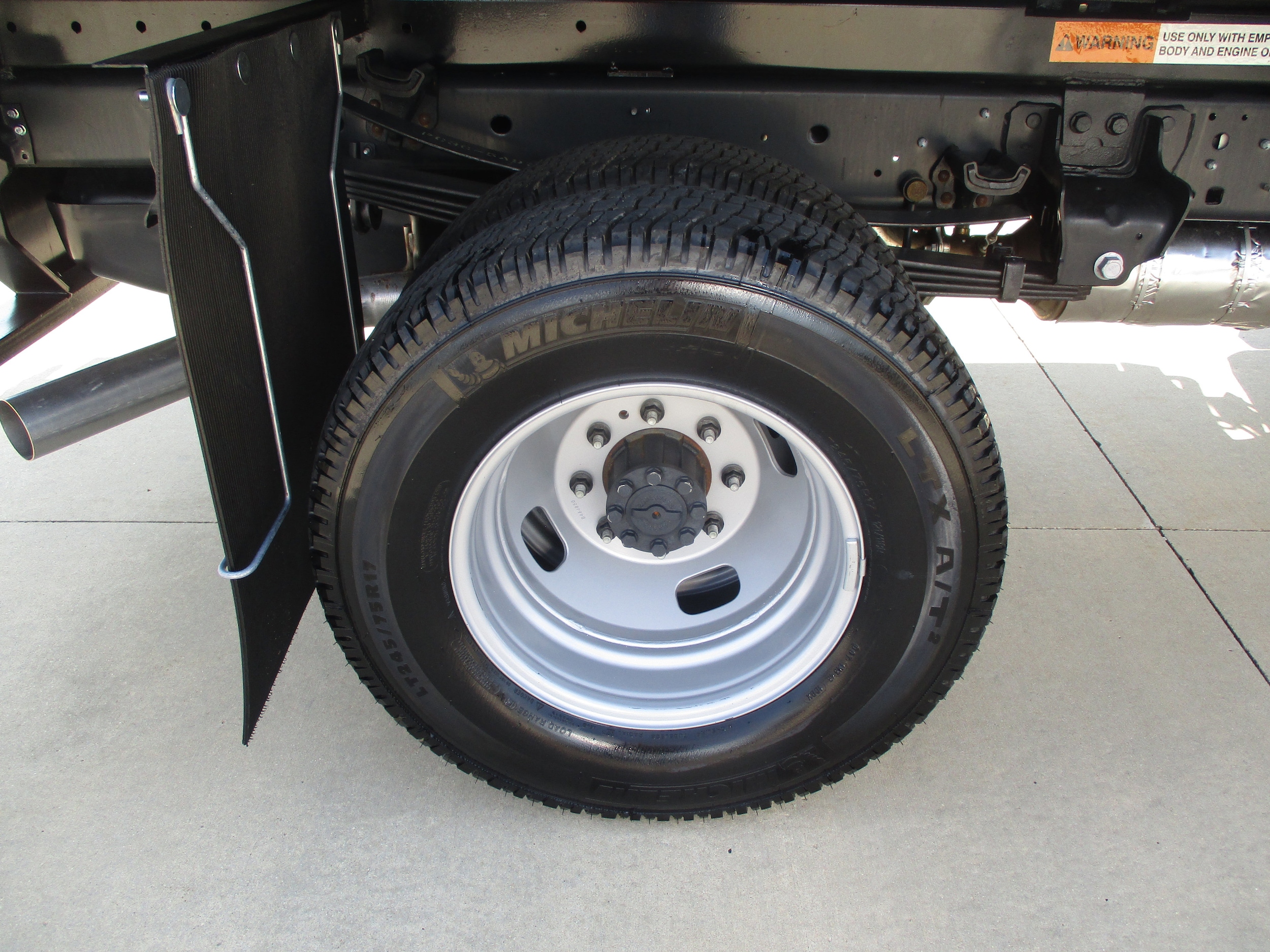 2025 Ford F-350 Super Duty Chassis Cab XL - Photo 14