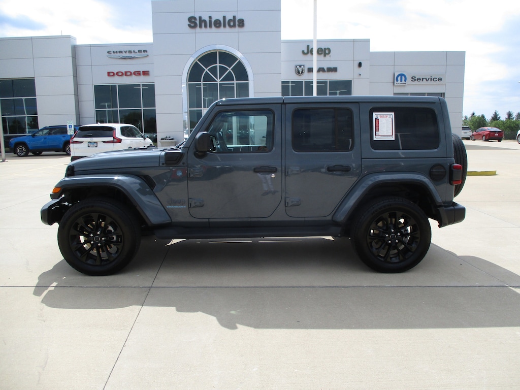 Used 2025 Jeep Wrangler 4xe Sahara SUV