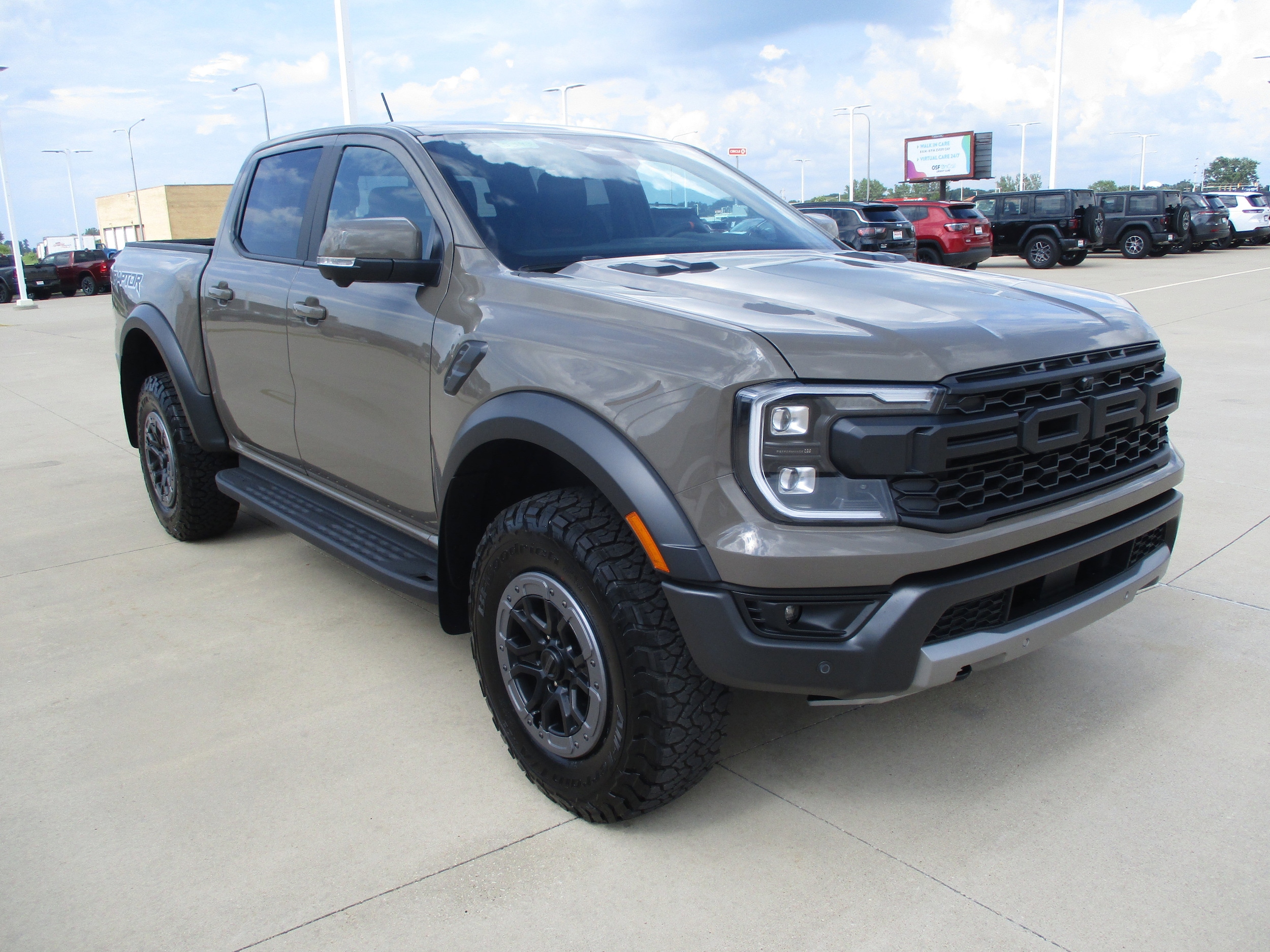 2025 Ford Ranger Raptor - Photo 10
