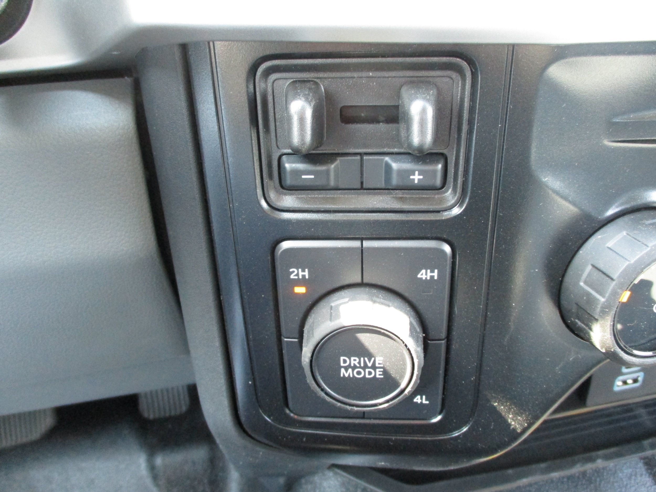 2025 Ford F-350 Super Duty Chassis Cab XL - Photo 19