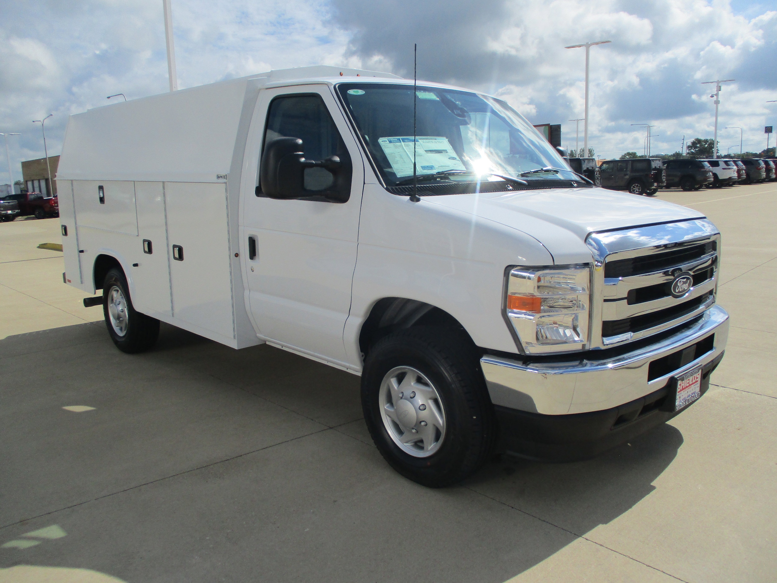 2026 Ford E-Series Cutaway Base - Photo 9